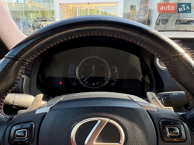 Седан Lexus IS 2017 в Львове