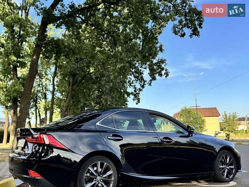 Седан Lexus IS 2015 в Києві