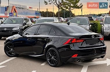 Седан Lexus IS 2014 в Києві