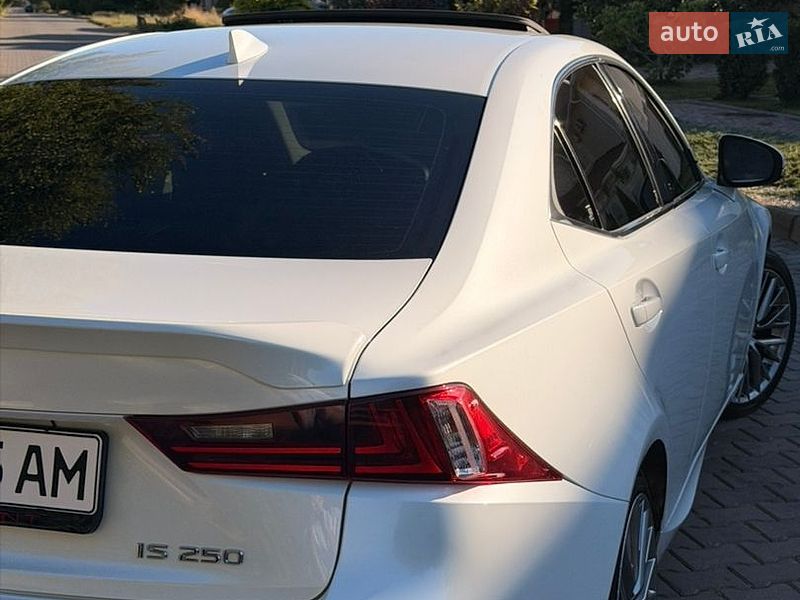 Седан Lexus IS 2015 в Одессе