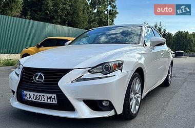 Седан Lexus IS 2015 в Киеве