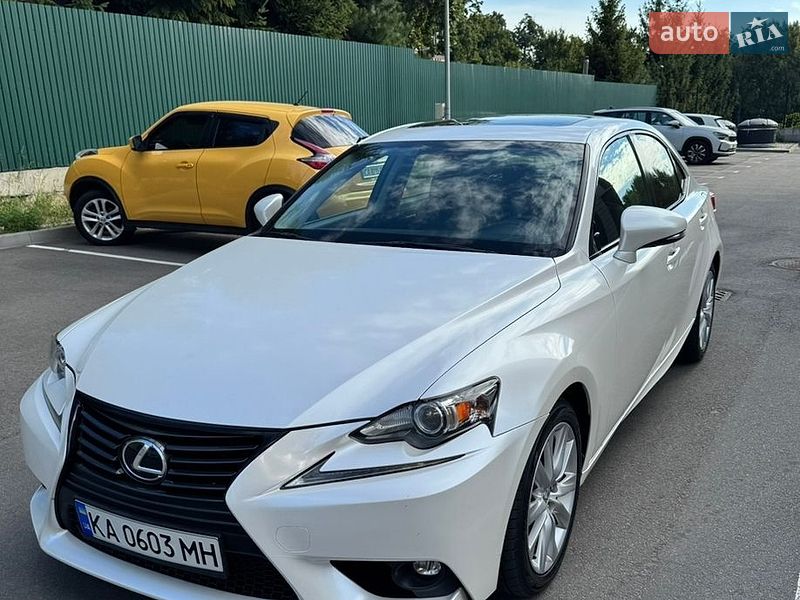 Седан Lexus IS 2015 в Киеве