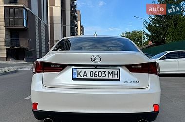 Седан Lexus IS 2015 в Киеве