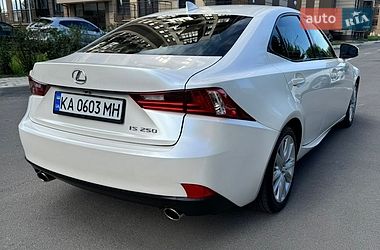 Седан Lexus IS 2015 в Киеве