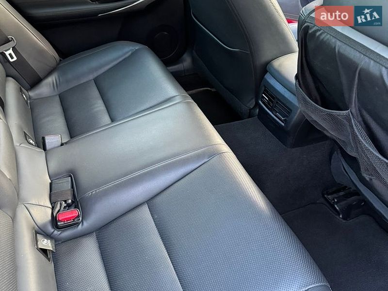 Седан Lexus IS 2015 в Киеве