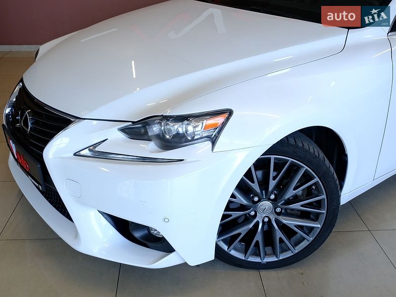 Седан Lexus IS 2015 в Одесі