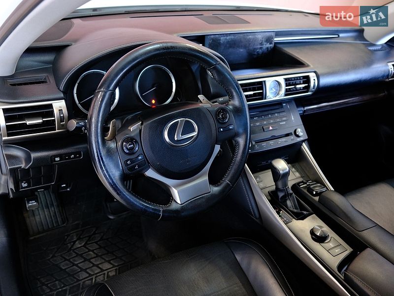 Седан Lexus IS 2015 в Одесі