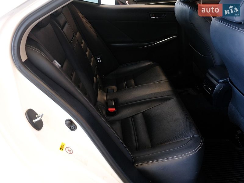 Седан Lexus IS 2015 в Одесі