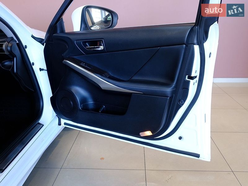 Седан Lexus IS 2015 в Одесі