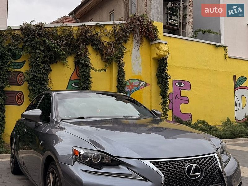 Седан Lexus IS 2015 в Измаиле