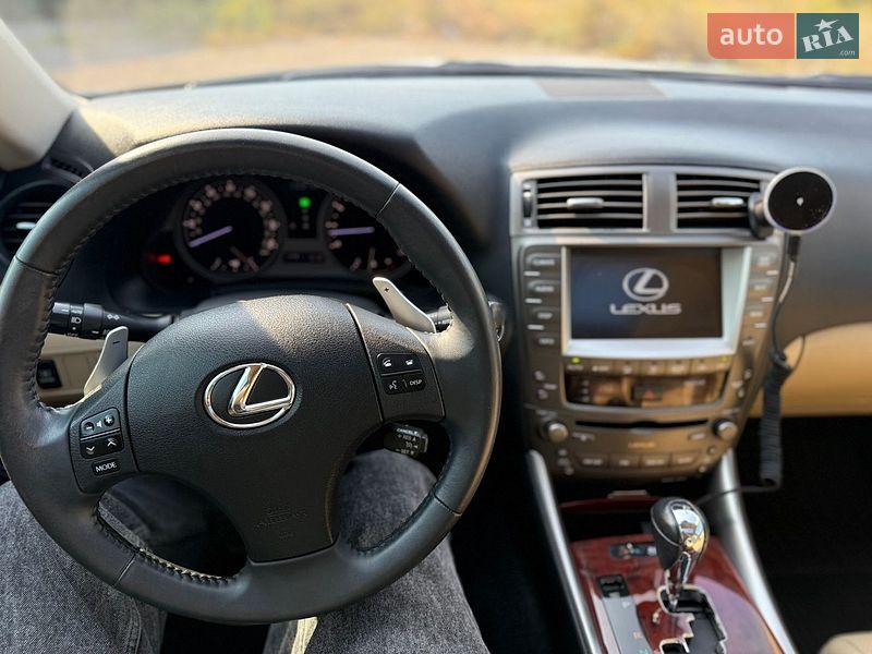 Седан Lexus IS 2008 в Днепре