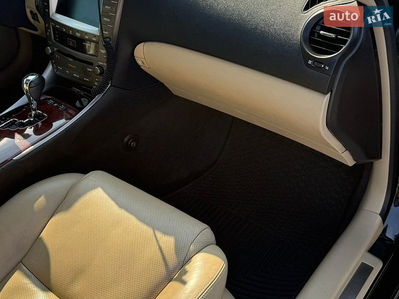 Седан Lexus IS 2008 в Днепре