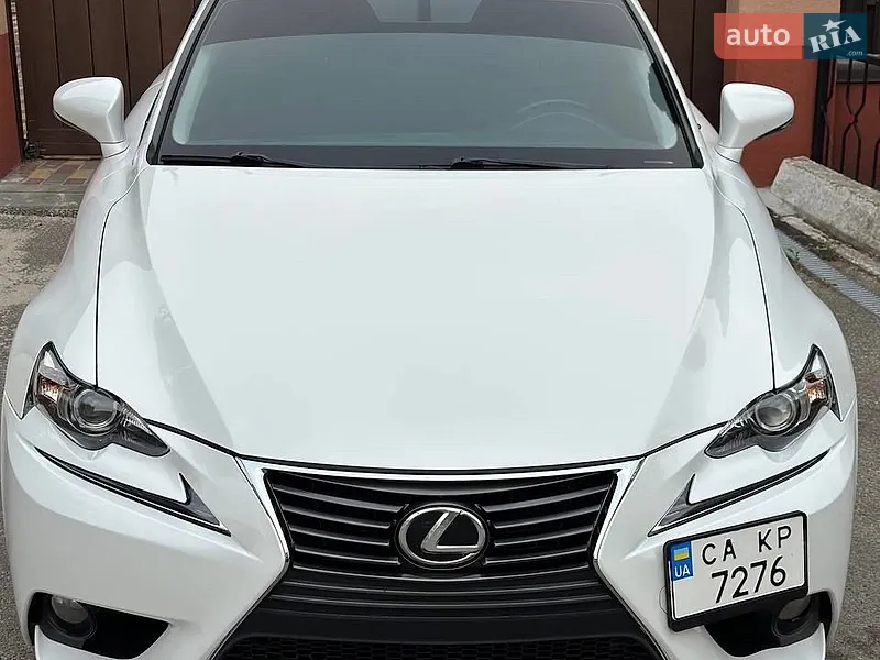 Lexus IS 2013