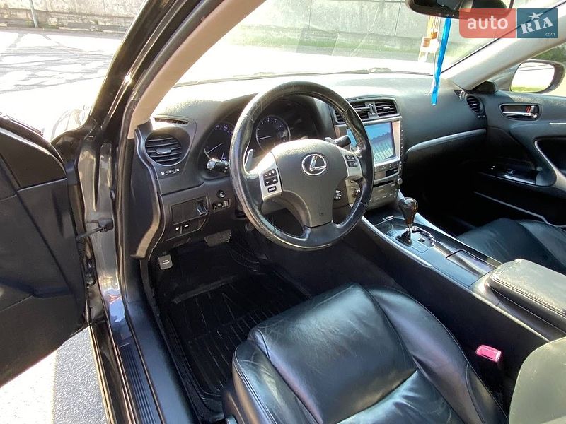 Седан Lexus IS 2011 в Киеве фото 11 Седан Lexus IS 2011 в Киеве
