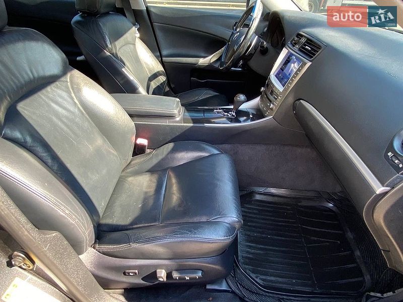 Седан Lexus IS 2011 в Киеве фото 13 Седан Lexus IS 2011 в Киеве