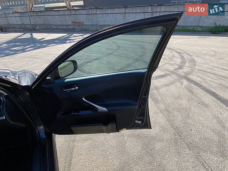 Седан Lexus IS 2011 в Киеве фото 16 Седан Lexus IS 2011 в Киеве