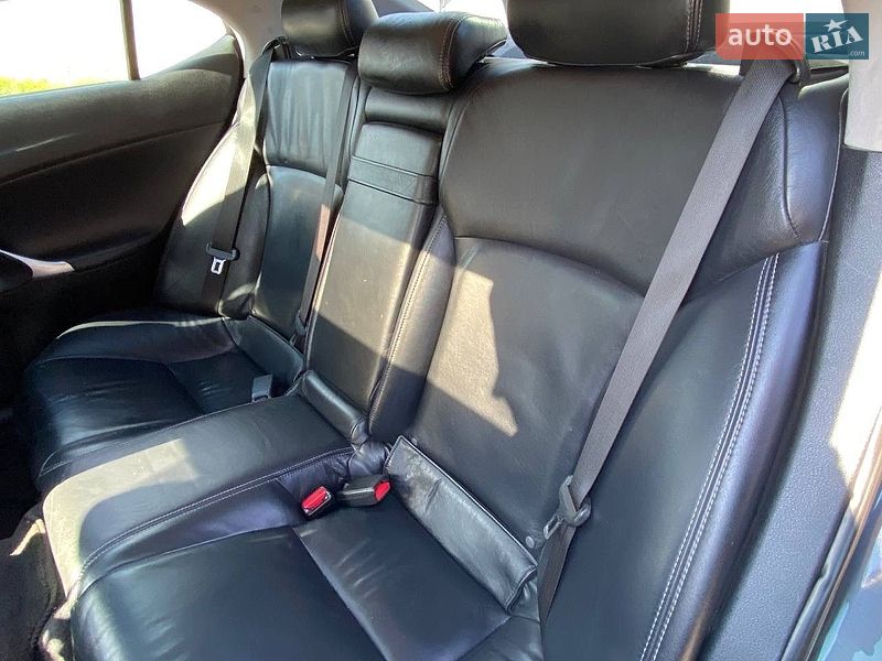 Седан Lexus IS 2011 в Киеве фото 18 Седан Lexus IS 2011 в Киеве
