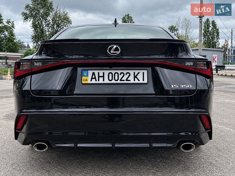Седан Lexus IS 2023 в Черновцах фото 6 Седан Lexus IS 2023 в Черновцах