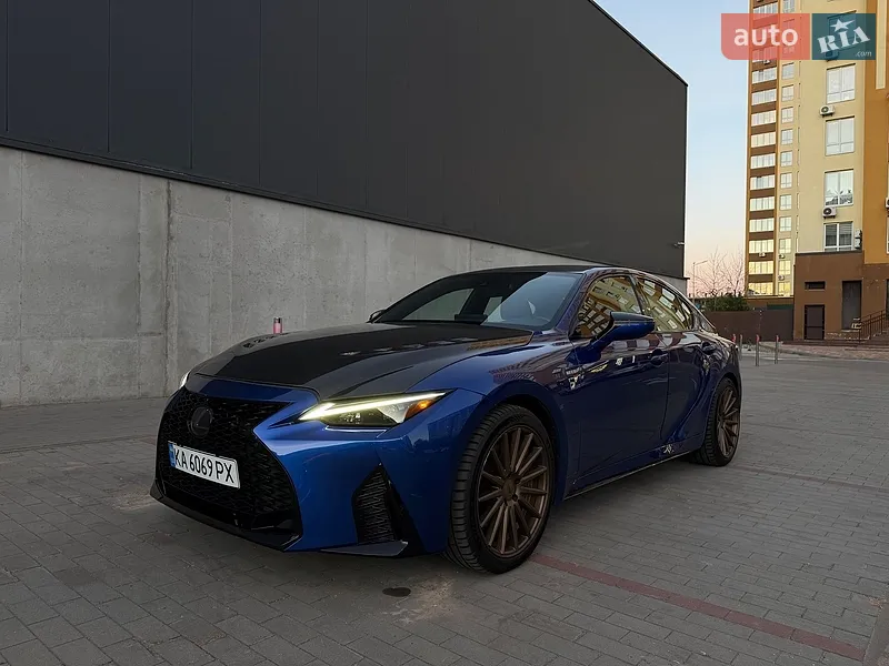 Lexus IS 2021