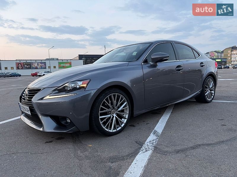 Седан Lexus IS 2014 в Києві