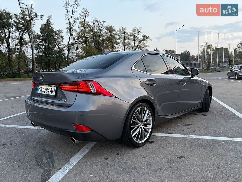 Седан Lexus IS 2014 в Києві