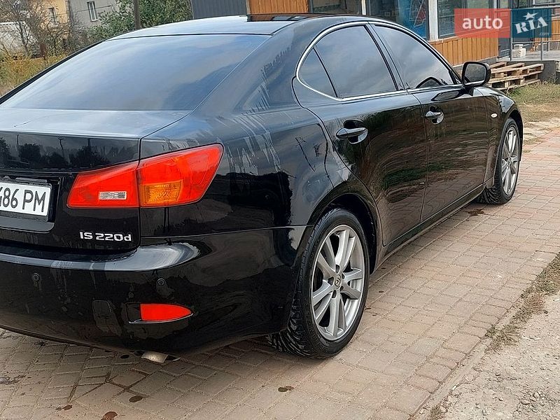Седан Lexus IS 2007 в Татарбунарах