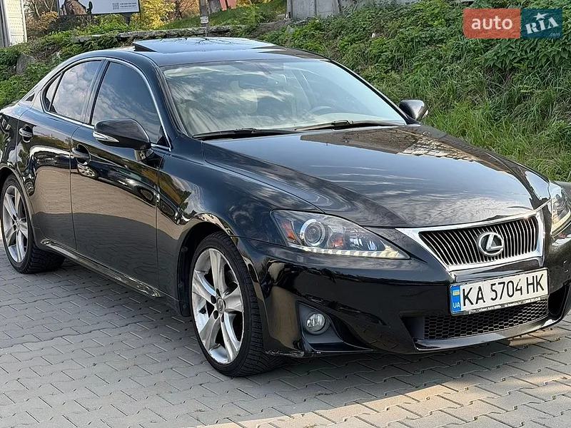 Lexus IS