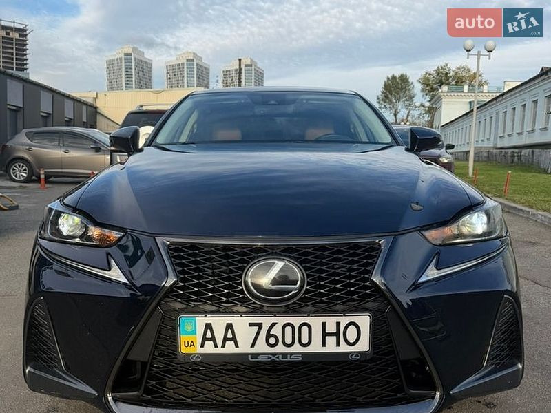 Lexus IS 2017