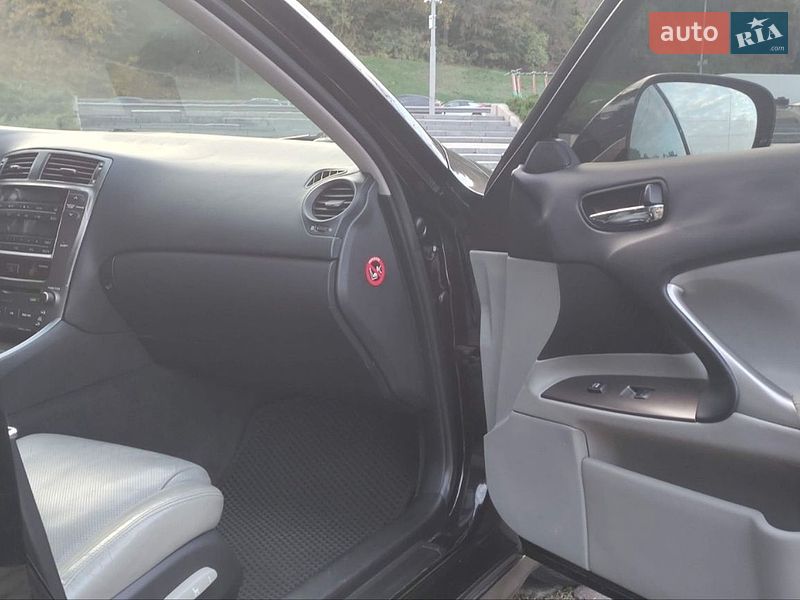 Седан Lexus IS 2007 в Киеве фото 10 Седан Lexus IS 2007 в Киеве