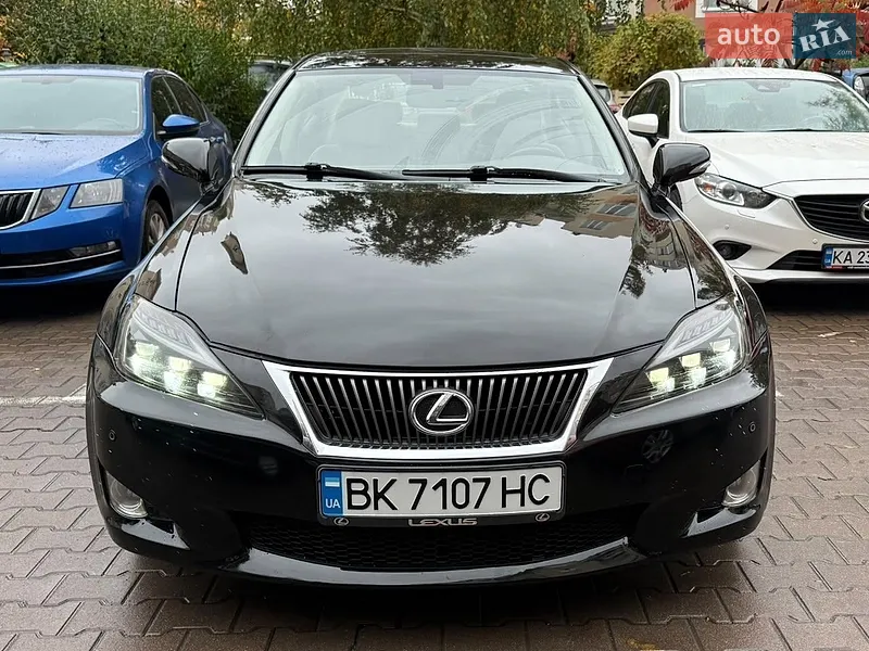 Lexus IS