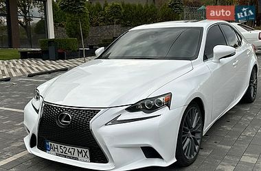 Седан Lexus IS 2014 в Ужгороді