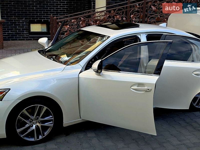 Седан Lexus IS 2017 в Києві