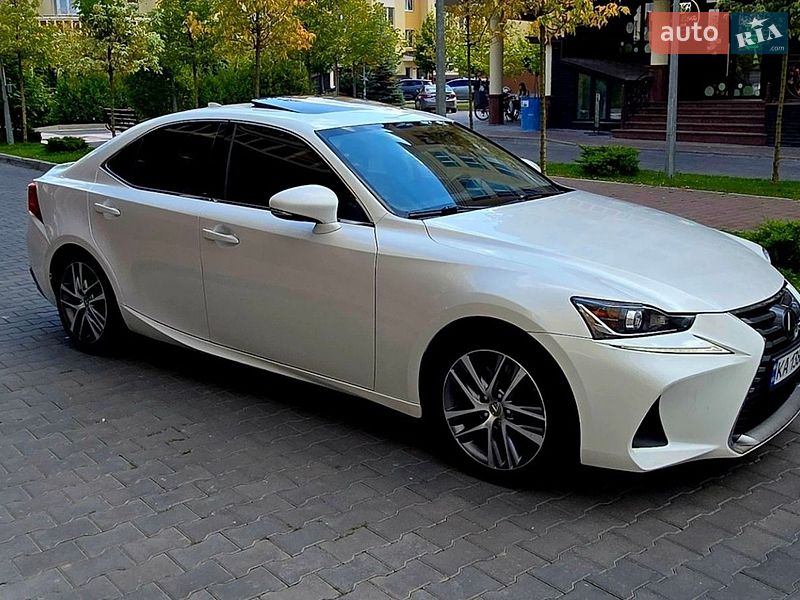 Седан Lexus IS 2017 в Києві
