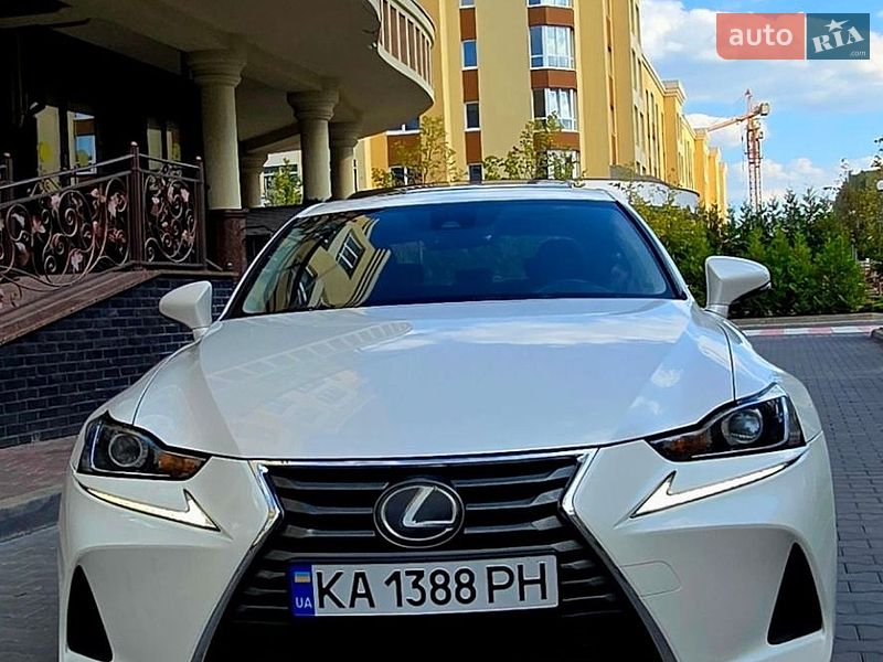Седан Lexus IS 2017 в Києві