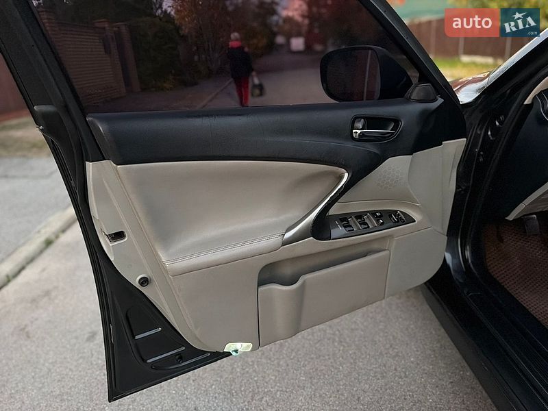 Седан Lexus IS 2006 в Чернигове