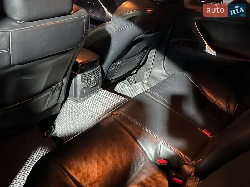 Седан Lexus IS 2007 в Чернигове