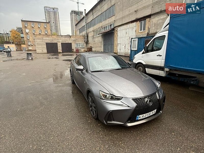 Седан Lexus IS 2017 в Борисполі