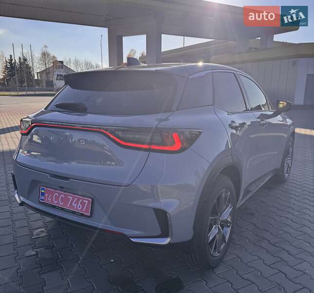 Позашляховик / Кросовер Lexus LBX 2025 в Любомлі