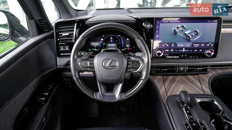 Мінівен Lexus LM 2024 в Львові