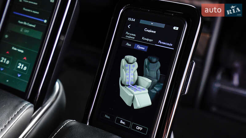 Мінівен Lexus LM 2024 в Львові