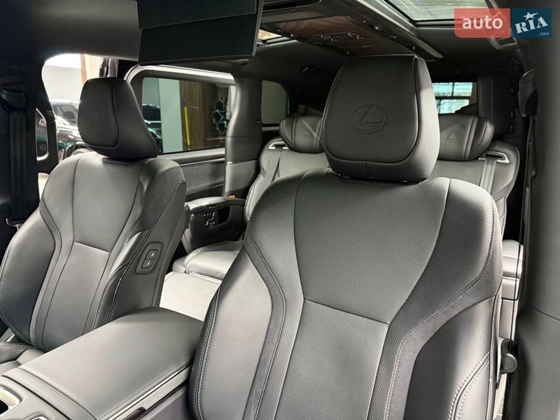 Мінівен Lexus LM 2025 в Києві