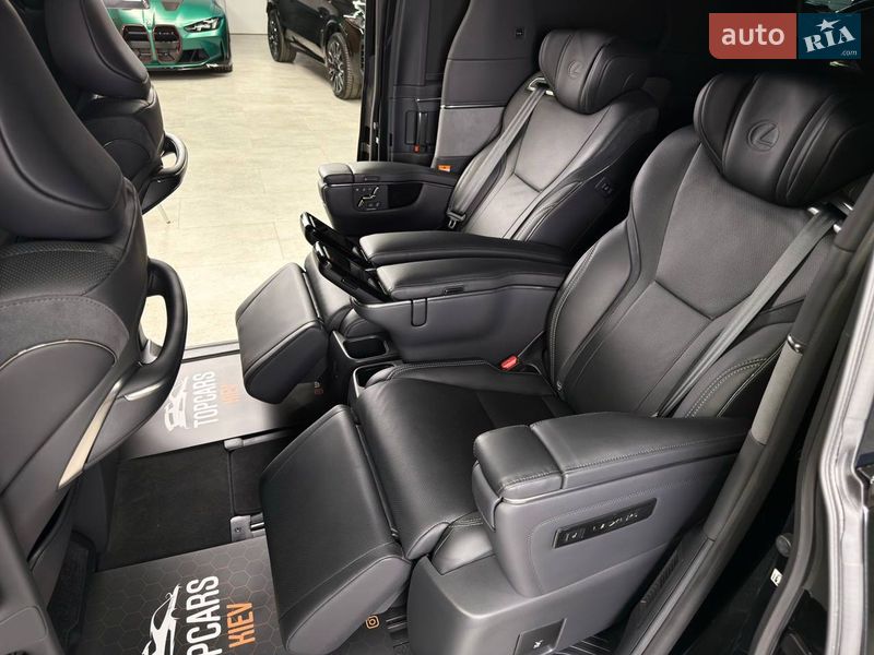 Мінівен Lexus LM 2025 в Києві