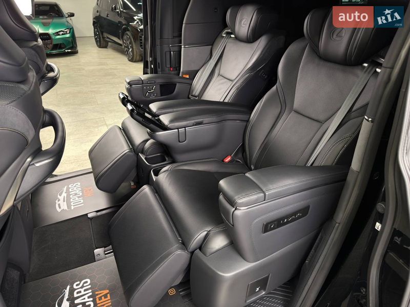 Мінівен Lexus LM 2025 в Києві