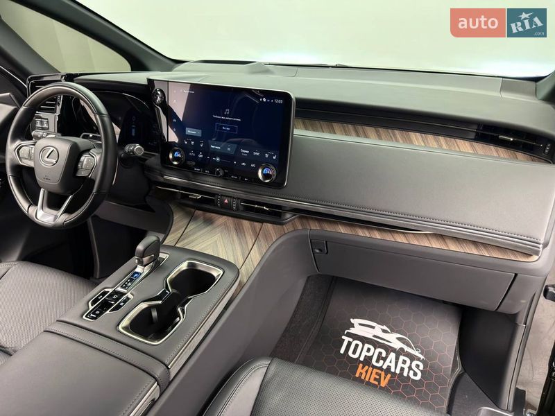 Мінівен Lexus LM 2025 в Києві
