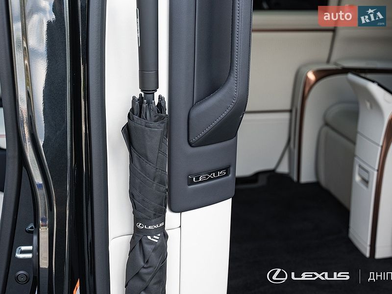 Мінівен Lexus LM 2025 в Дніпрі фото 27 Мінівен Lexus LM 2025 в Дніпрі
