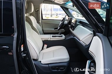 Мінівен Lexus LM 2025 в Дніпрі фото 32 Мінівен Lexus LM 2025 в Дніпрі