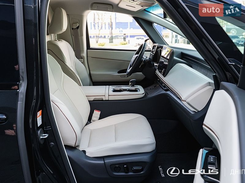 Мінівен Lexus LM 2025 в Дніпрі фото 32 Мінівен Lexus LM 2025 в Дніпрі