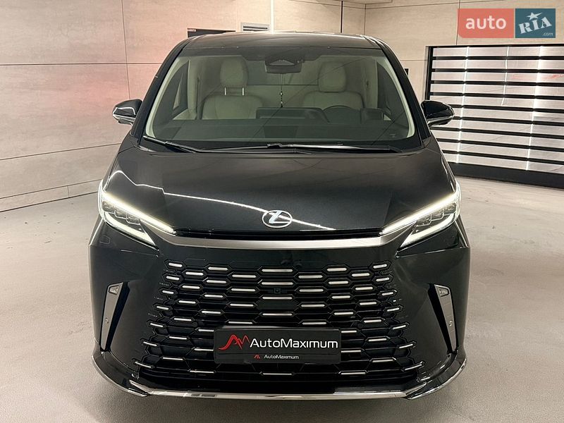 Мінівен Lexus LM 2025 в Києві