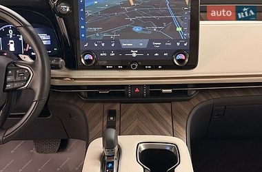Мінівен Lexus LM 2025 в Києві