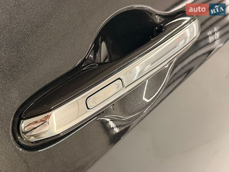 Мінівен Lexus LM 2025 в Києві